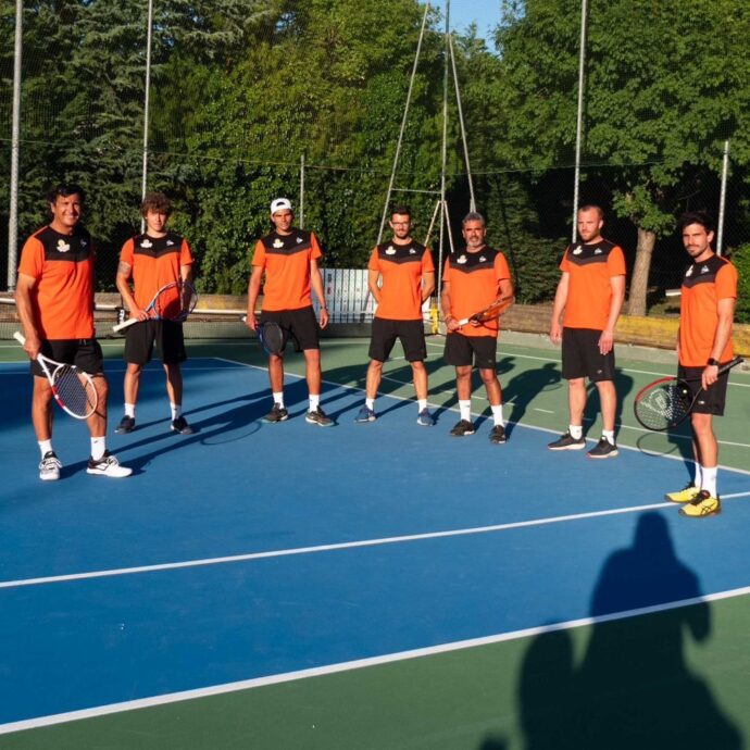 staff-Tennis-Life
